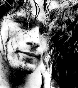 Jamie looking at Claire